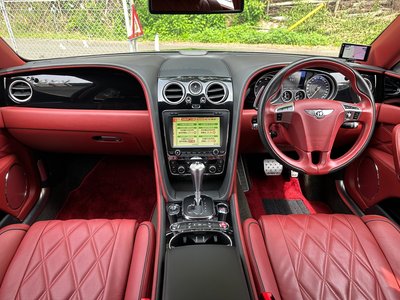 BENTLEY FLYING SPUR - 2