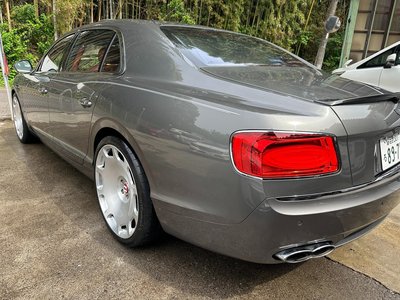 BENTLEY FLYING SPUR - 9