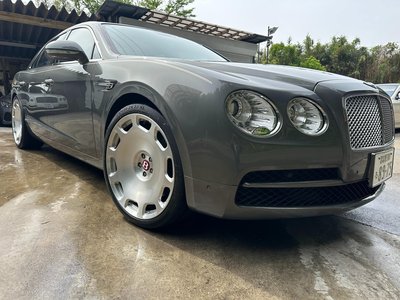 BENTLEY FLYING SPUR - 5