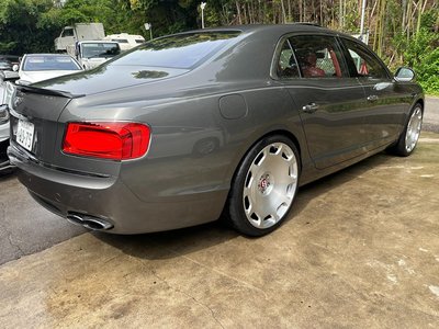 BENTLEY FLYING SPUR - 7