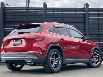 MERCEDES-BENZ GLA - 4