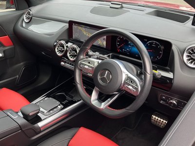 MERCEDES-BENZ GLA - 7