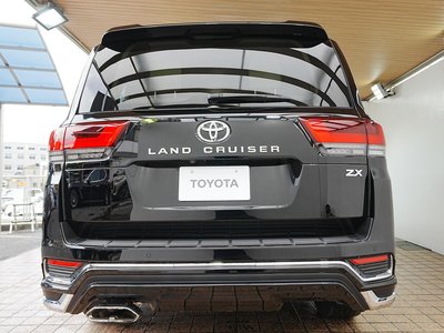 صورة مصغرة 11 لـ 2023 Toyota LAND CRUISER 300