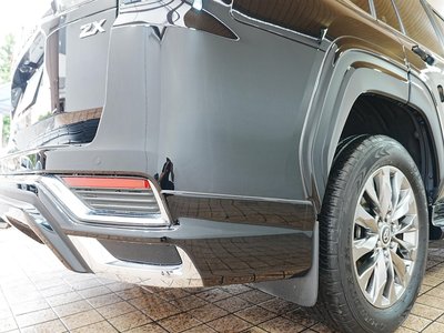 صورة مصغرة 67 لـ 2023 Toyota LAND CRUISER 300