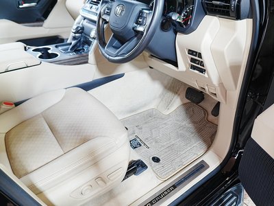 صورة مصغرة 41 لـ 2023 Toyota LAND CRUISER 300