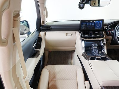 صورة مصغرة 18 لـ 2023 Toyota LAND CRUISER 300