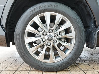صورة مصغرة 73 لـ 2023 Toyota LAND CRUISER 300