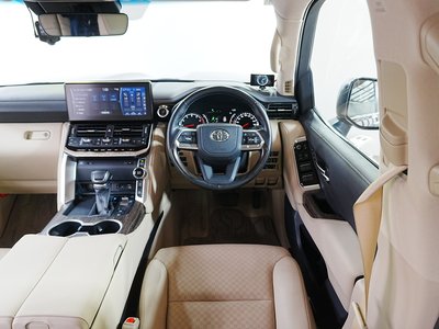 صورة مصغرة 17 لـ 2023 Toyota LAND CRUISER 300
