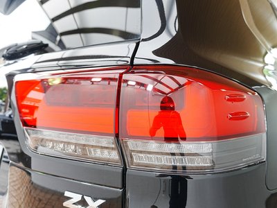 صورة مصغرة 72 لـ 2023 Toyota LAND CRUISER 300