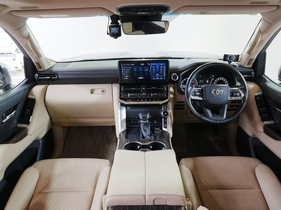 TOYOTA LAND CRUISER 300 - 2