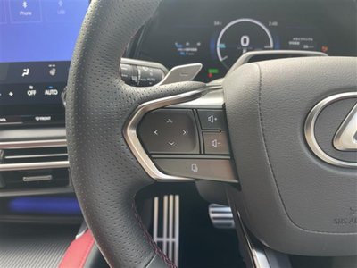 صورة مصغرة 35 لـ 2025 Lexus RX
