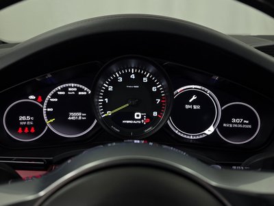 PORSCHE CAYENNE - 8