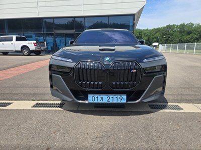 BMW I7 - 1