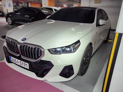 BMW 5 SERIES - 4