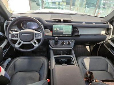 LAND ROVER DEFENDER - 9