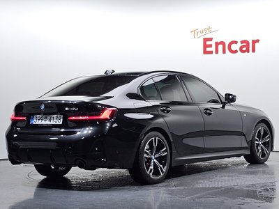 BMW 3 SERIES - 2