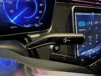 MERCEDES-BENZ EQE - 9