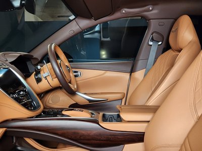 2022 Aston Martin DBX 照片 10