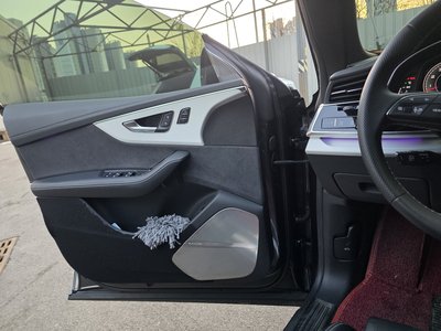 AUDI Q8 - 8
