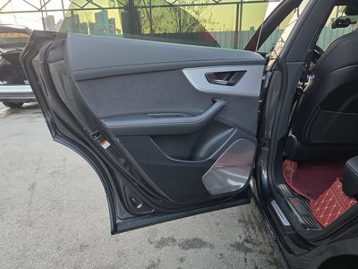 AUDI Q8 - 5