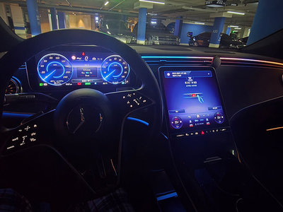 MERCEDES-BENZ EQS - 10