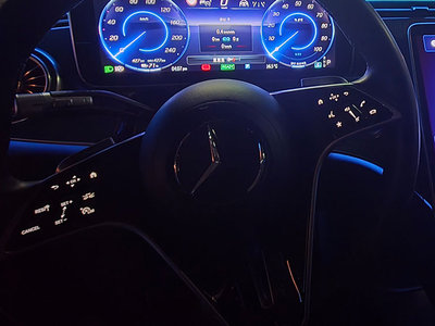 MERCEDES-BENZ EQS - 7