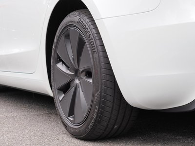 2026 Tesla MODEL 3 — миниатюра 22