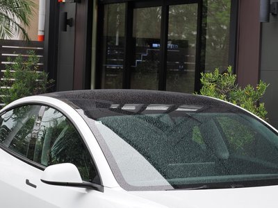 2026 Tesla MODEL 3 photo 6