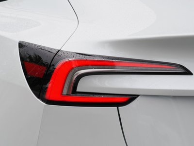 2026 Tesla MODEL 3 — миниатюра 17