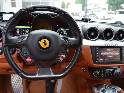 2013 Ferrari FF — миниатюра 11