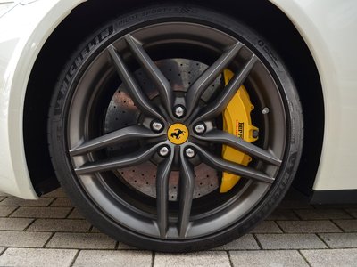 2013 Ferrari FF — фото 3