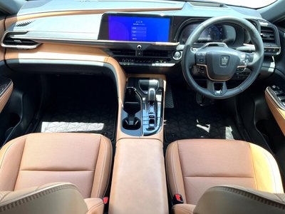2024 Toyota CROWN SPORT photo 2
