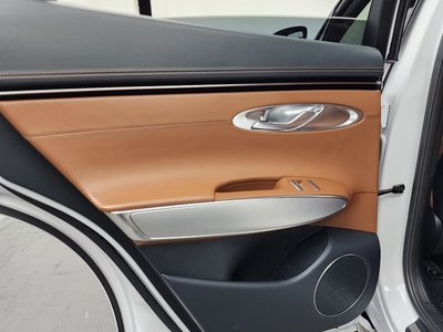 2021 Genesis GV70 — миниатюра 15
