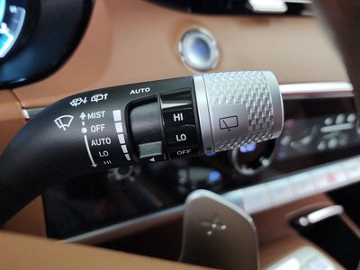 2021 Genesis GV70 — миниатюра 27