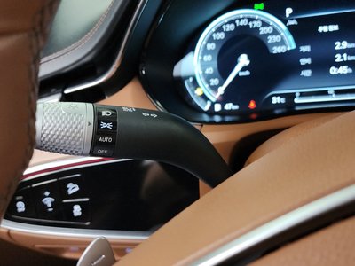 2021 Genesis GV70 — миниатюра 31