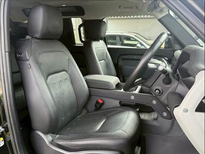 LAND ROVER DEFENDER - 6