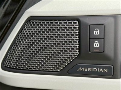 LAND ROVER DEFENDER - 9