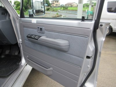 صورة مصغرة 44 لـ 2015 Toyota LAND CRUISER 70