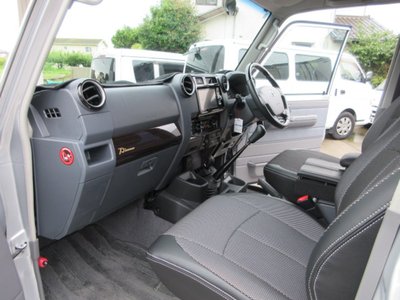 صورة مصغرة 14 لـ 2015 Toyota LAND CRUISER 70