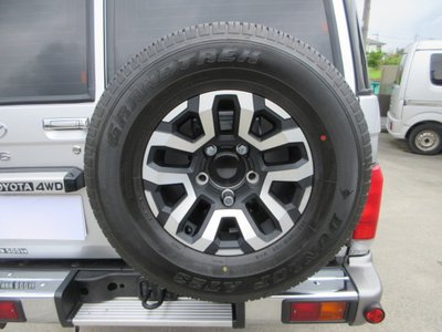 صورة مصغرة 77 لـ 2015 Toyota LAND CRUISER 70