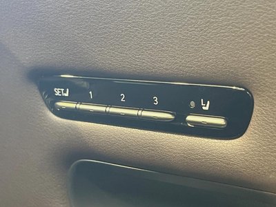 صورة مصغرة 6 لـ 2019 Lexus LS