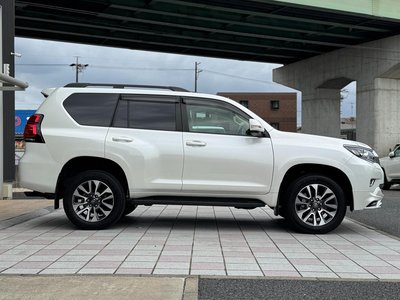TOYOTA LAND CRUISER PRADO - 7