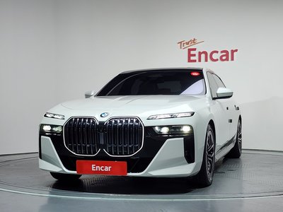 2023 BMW 7 SERIES photo 2