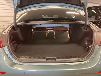 MERCEDES-BENZ E-CLASS - 10