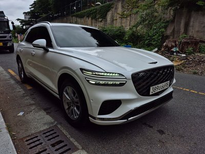 صورة 2 لـ 2025 Genesis GV70