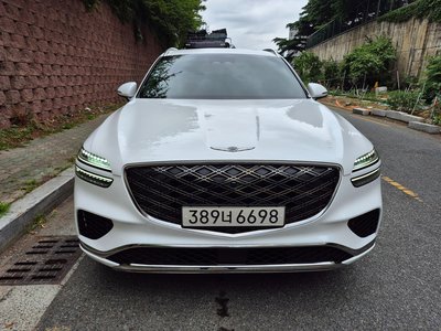صورة 5 لـ 2025 Genesis GV70