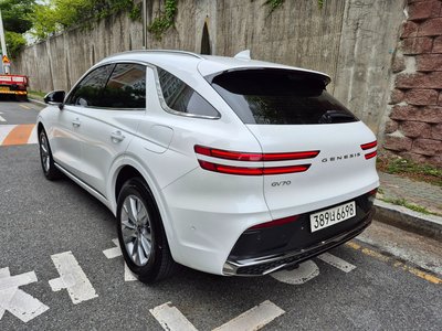 صورة 6 لـ 2025 Genesis GV70