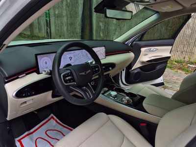 صورة 4 لـ 2025 Genesis GV70