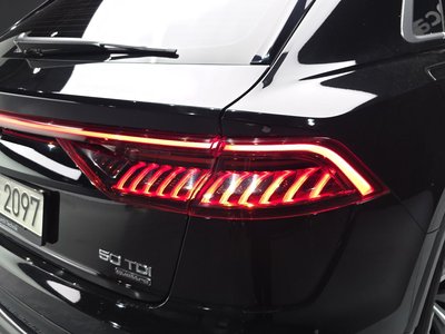 2021 AUDI Q8 照片 10