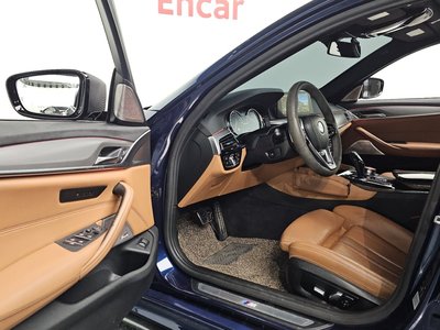 صورة 10 لـ 2017 BMW 5 SERIES